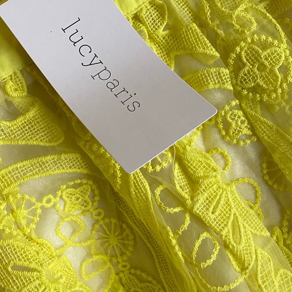 Lucy Paris Reece Scalloped Lace Skirt Size M Neon Yellow - Picture 6 of 11